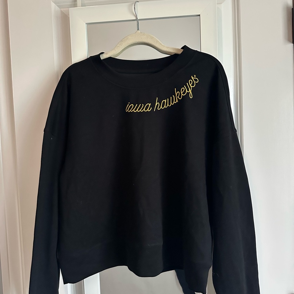 NWOT Hawkeye long sleeve crew